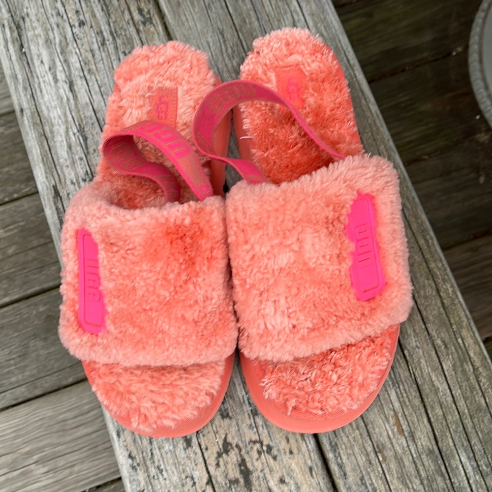 UGG